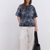 Жіноча футболка oversize чорна з ефектом Tie-Dye і розрізами з боків