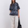 Жіноча футболка oversize чорна з ефектом Tie-Dye і розрізами з боків