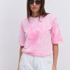 Жіноча футболка з принтом f*cking fabulous рожева з ефектом тай-дай