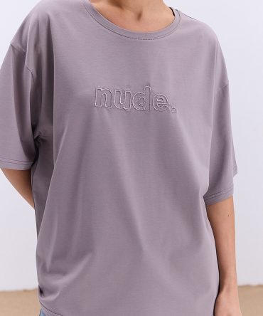 Жіноча футболка oversize кольору мокко з вишитим написом Nude