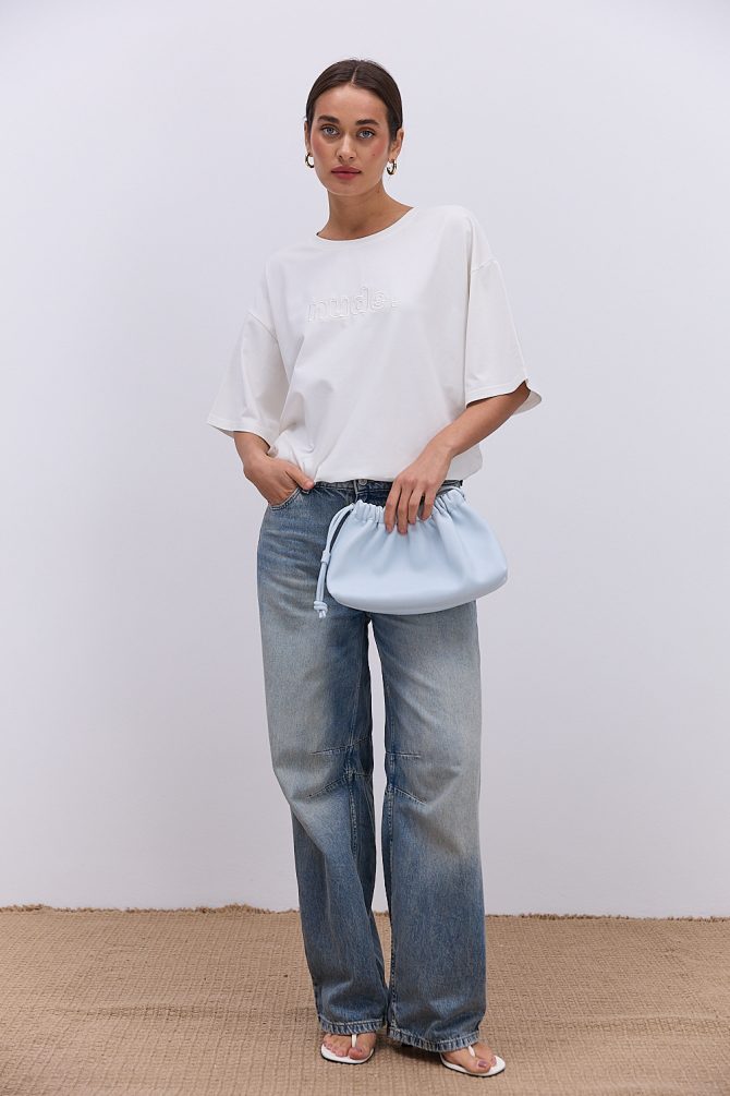 Жіноча футболка oversize молочна з вишитим написом Nude