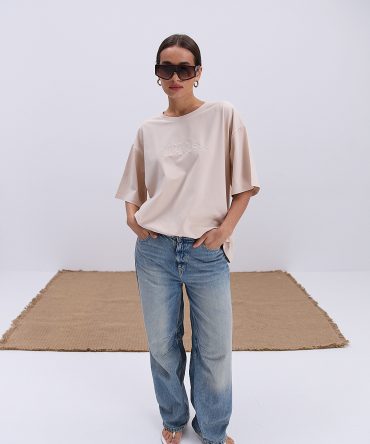 Жіноча футболка oversize світло-бежева з вишитим написом Nude
