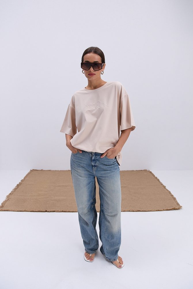 Жіноча футболка oversize світло-бежева з вишитим написом Nude