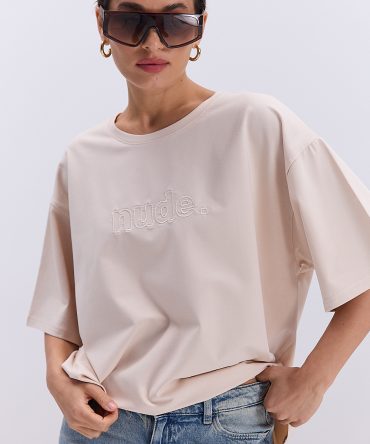 Жіноча футболка oversize світло-бежева з вишитим написом Nude