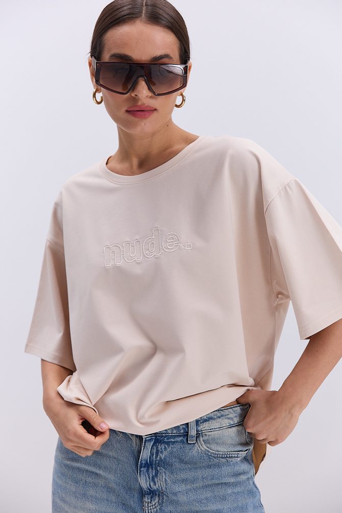 Жіноча футболка oversize світло-бежева з вишитим написом Nude