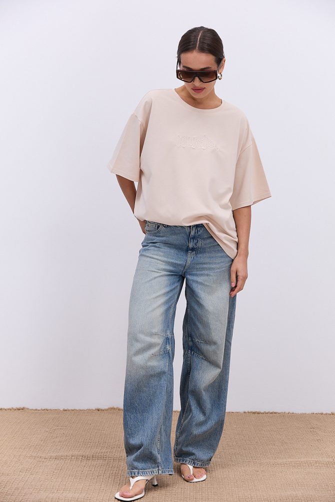 Жіноча футболка oversize світло-бежева з вишитим написом Nude