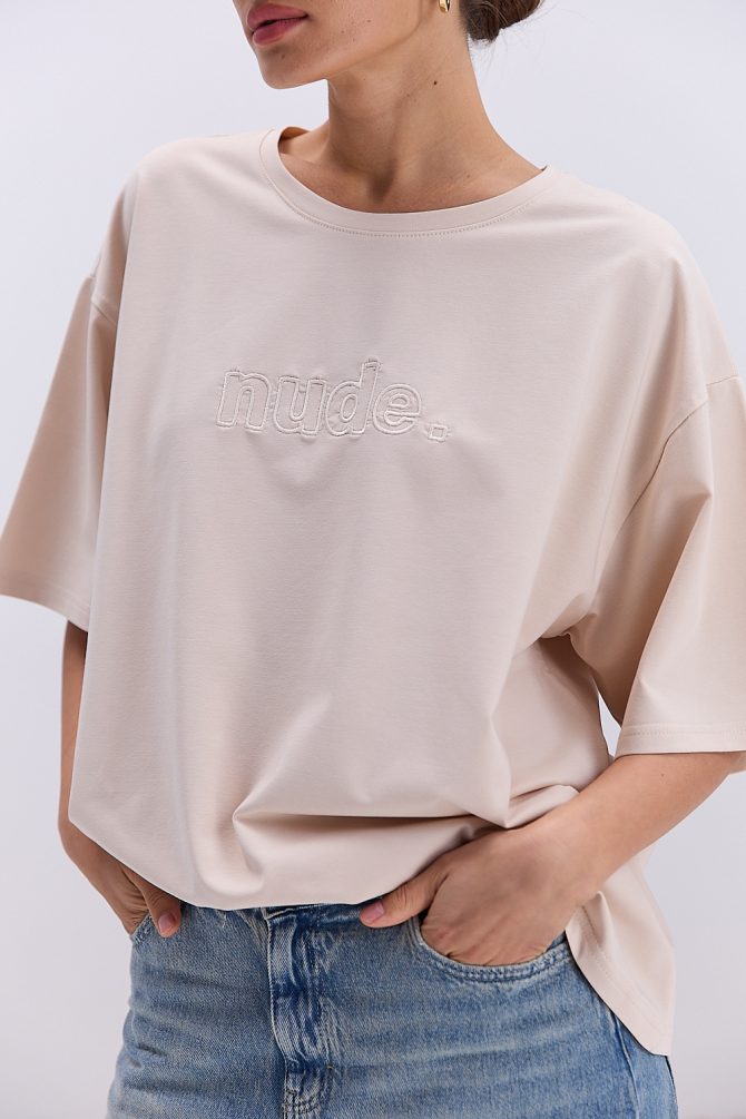 Жіноча футболка oversize світло-бежева з вишитим написом Nude