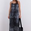 Довге літнє плаття на тонких бретелях чорне з ефектом Tie-Dye