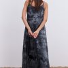 Довге літнє плаття на тонких бретелях чорне з ефектом Tie-Dye