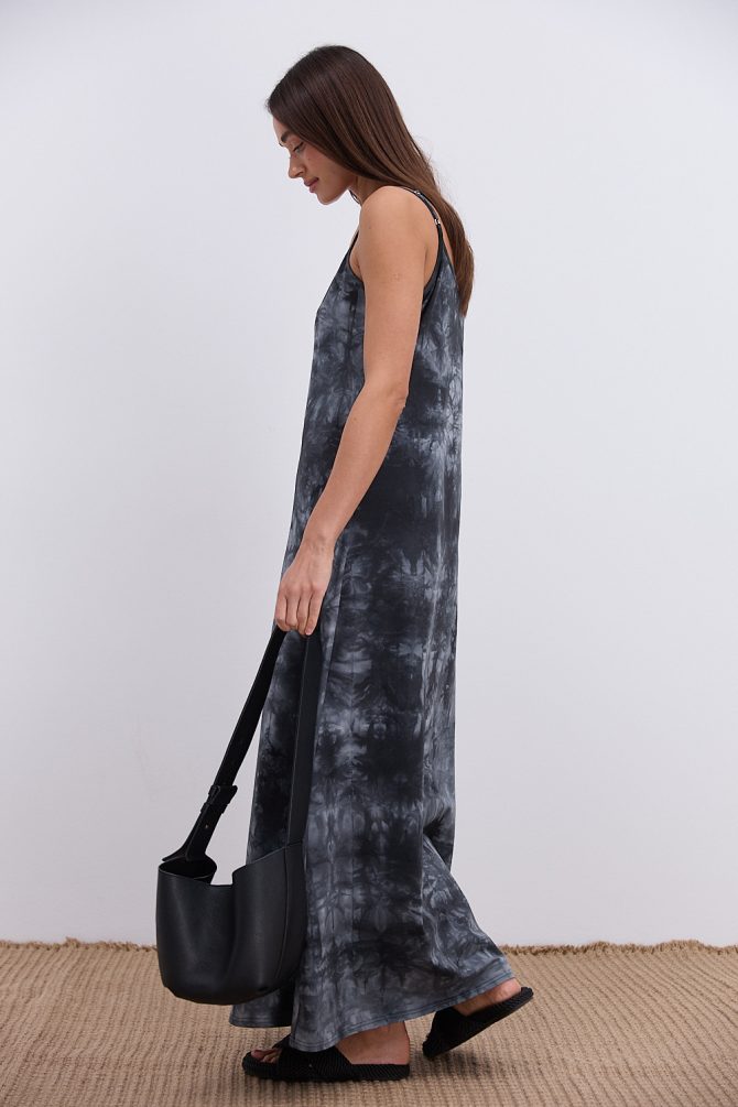 Довге літнє плаття на тонких бретелях чорне з ефектом Tie-Dye
