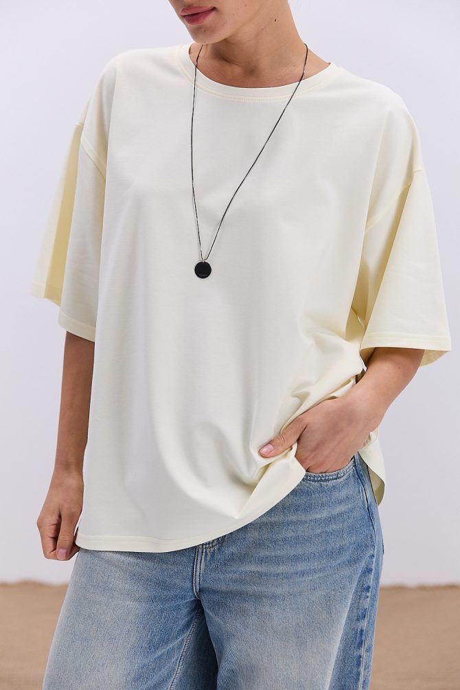 Жіноча oversize футболка кремового кольору