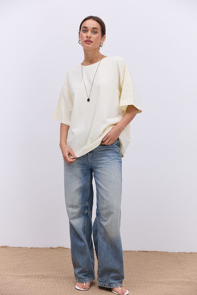 Жіноча oversize футболка кремового кольору