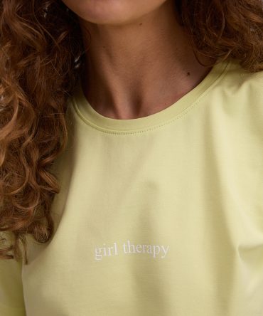 Жіноча футболка з написом girl therapy жовта
