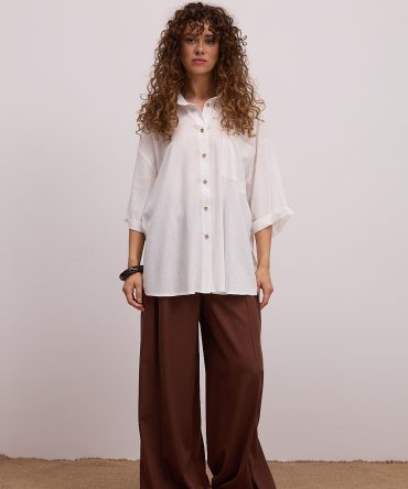 Жіноча лляна сорочка oversize молочна з короткими рукавами