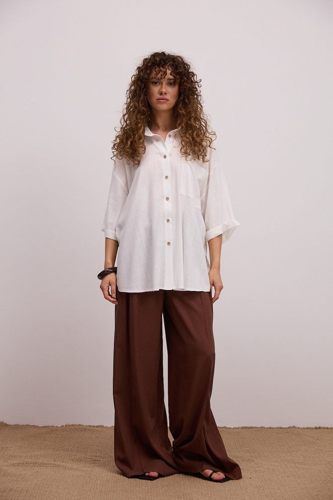 Жіноча лляна сорочка oversize молочна з короткими рукавами