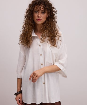 Жіноча лляна сорочка oversize молочна з короткими рукавами