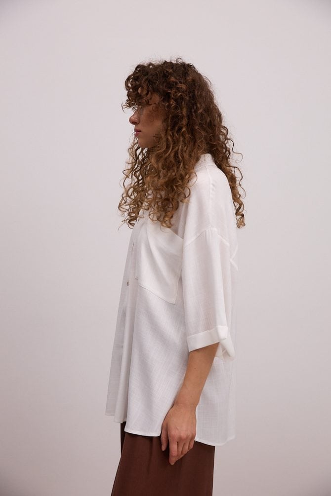 Жіноча лляна сорочка oversize молочна з короткими рукавами
