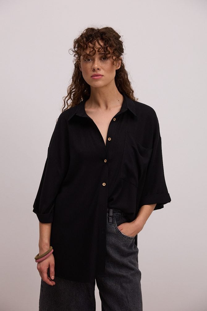 Жіноча лляна сорочка oversize чорна з короткими рукавами