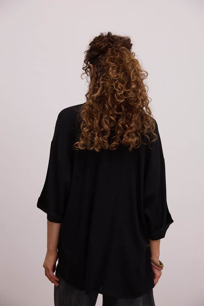 Жіноча лляна сорочка oversize чорна з короткими рукавами