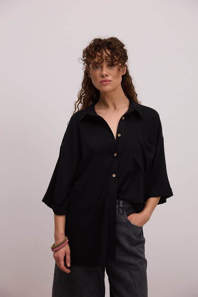Жіноча лляна сорочка oversize чорна з короткими рукавами