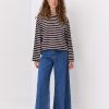 Жіночий лонгслів oversize коричневий в молочну смужку