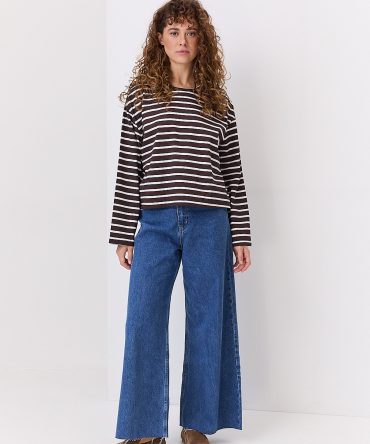 Жіночий лонгслів oversize коричневий в молочну смужку