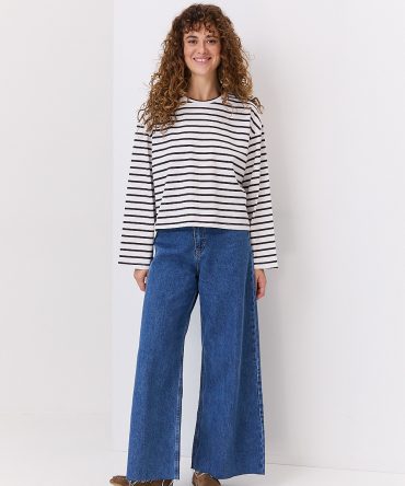 Жіночий лонгслів oversize молочний в коричневу смужку