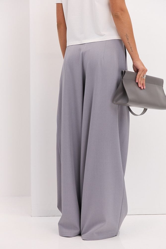 Жіночі штани-палаццо зі складками сірі