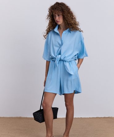 Жіночий літній костюм з шортами та сорочкою з короткими рукавами блакитний