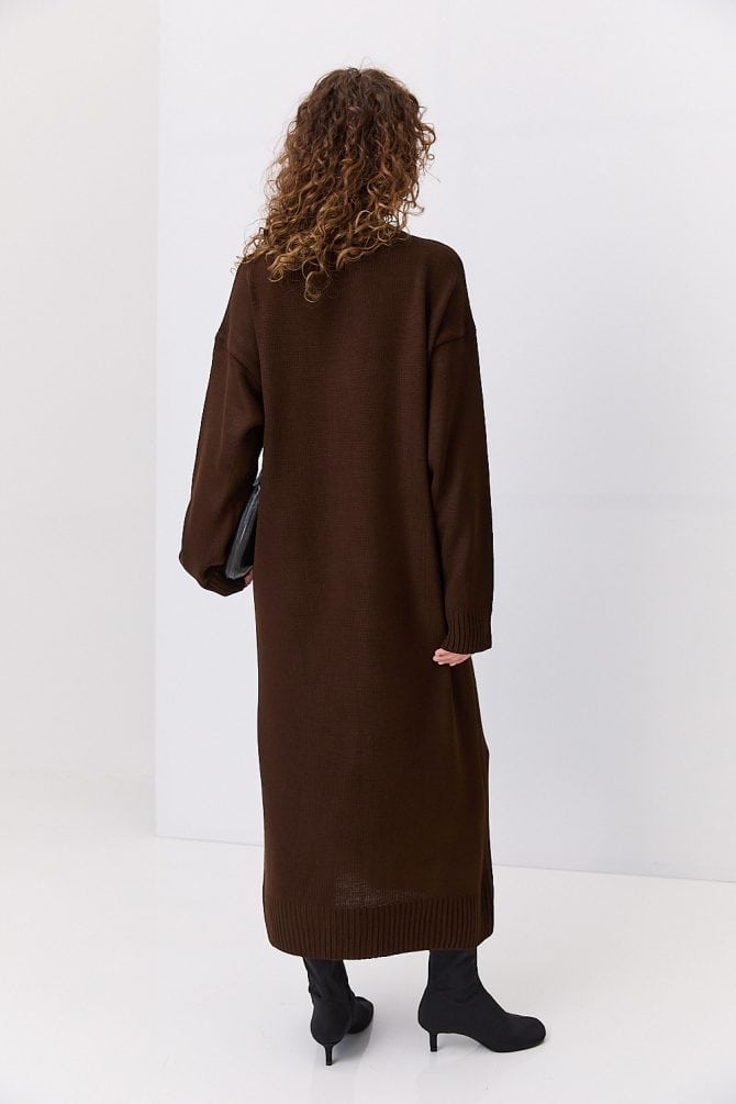 В`язана довга сукня oversize шоколадного кольору