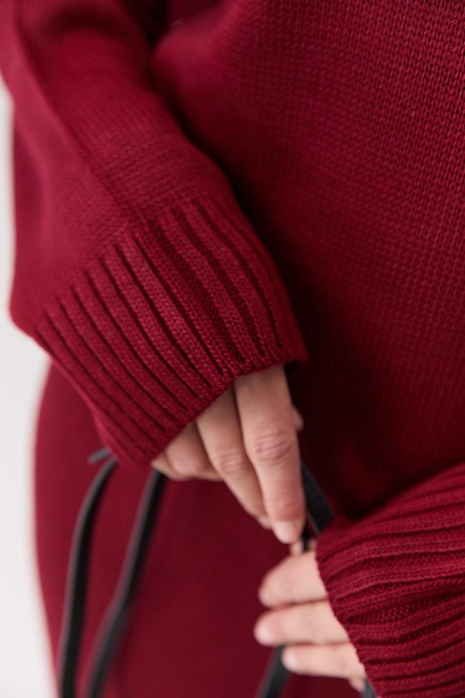 В`язана довга сукня oversize бордового кольору