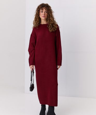 В`язана довга сукня oversize бордового кольору