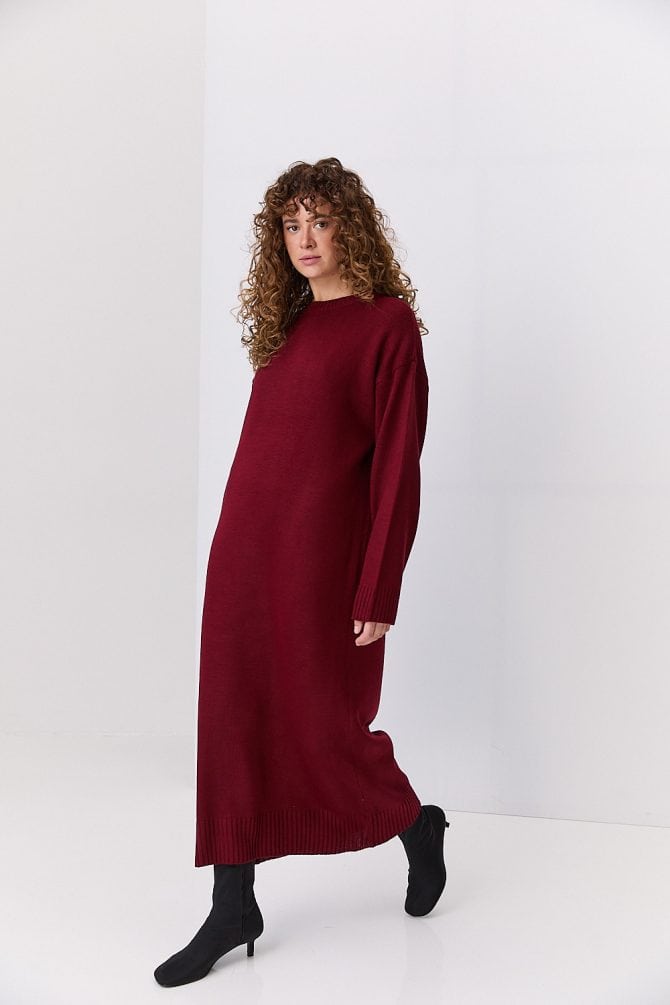 В`язана довга сукня oversize бордового кольору