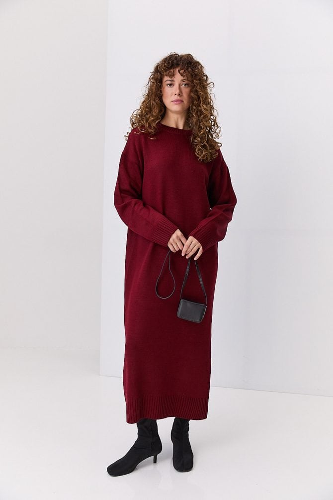 В`язана довга сукня oversize бордового кольору