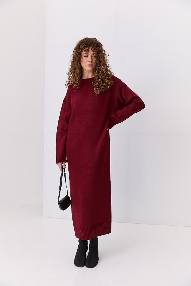 В`язана довга сукня oversize бордового кольору
