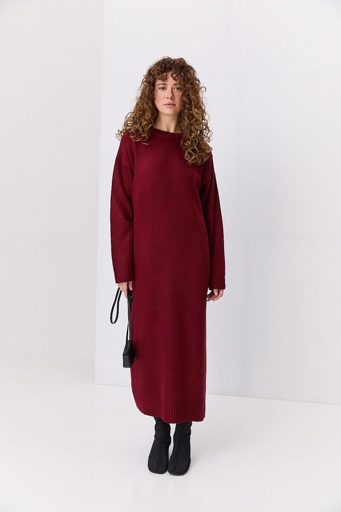 В`язана довга сукня oversize бордового кольору