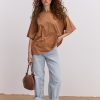 Жіноча oversize футболка шоколадного кольору