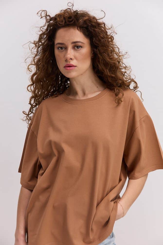Жіноча oversize футболка шоколадного кольору