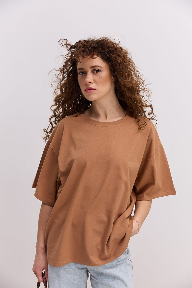 Жіноча oversize футболка шоколадного кольору