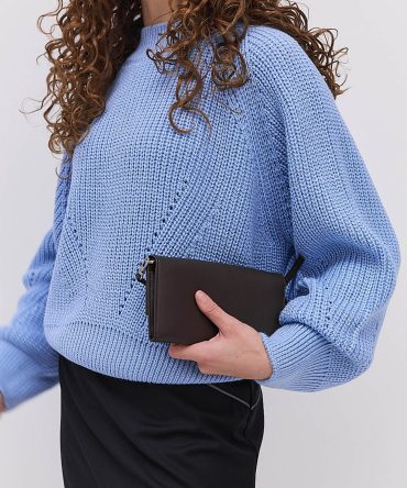 Жіноча в`язана кофта світло-блакитна з рукавами-регланами