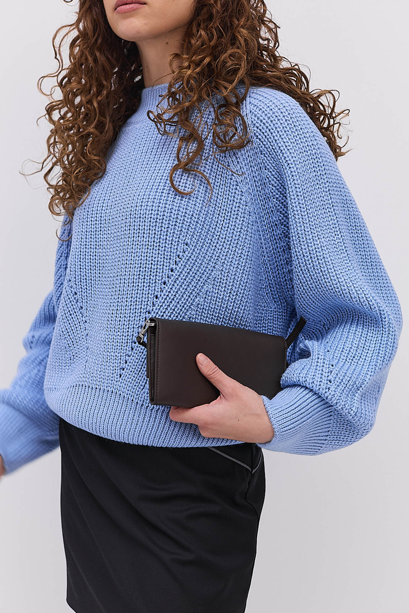 Жіноча в`язана кофта світло-блакитна з рукавами-регланами