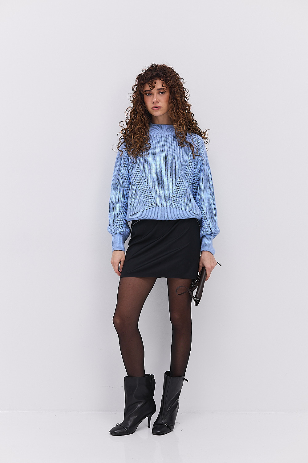 Жіноча в`язана кофта світло-блакитна з рукавами-регланами