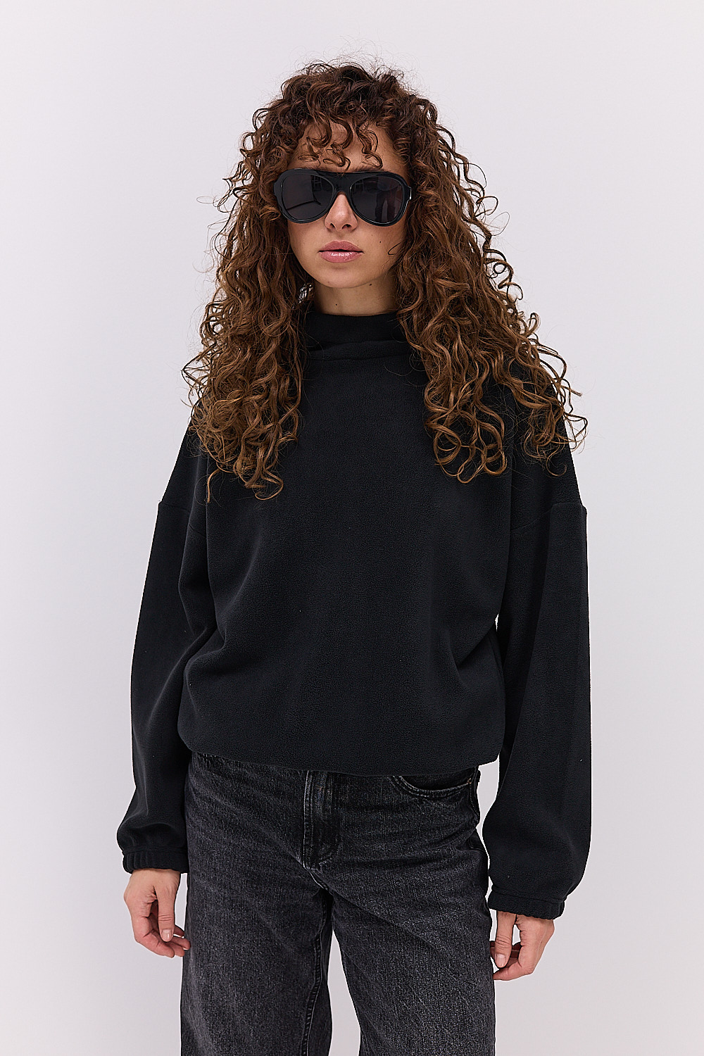 Жіноче флісове худі чорного кольору