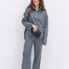 Жіночий в`язаний костюм сірий з кофтою на блискавці вгорі