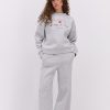 Жіночий спортивний костюм з утепленого трикотажу сірий меланж з принтом Sporty & Reach
