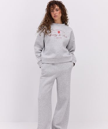 Жіночий спортивний костюм з утепленого трикотажу сірий меланж з принтом Sporty & Reach