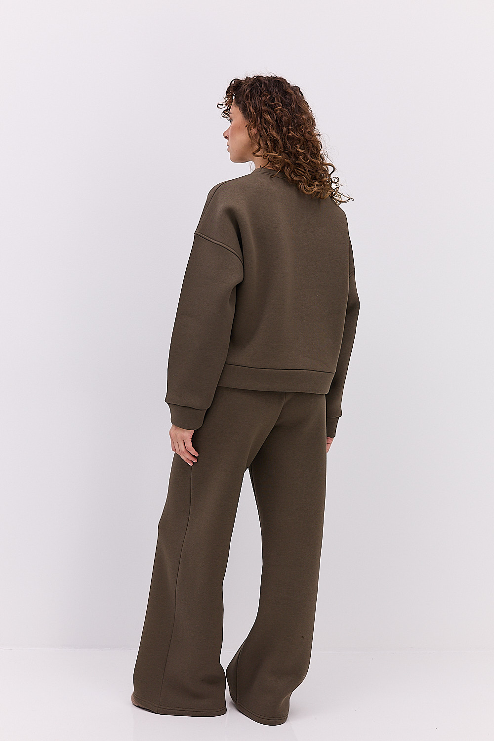 Жіночий спортивний костюм з утепленого трикотажу хакі з принтом Sporty & Reach