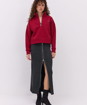 Жіночий утеплений з світшот з коміром на блискавці бордовий з принтом Do not overthink