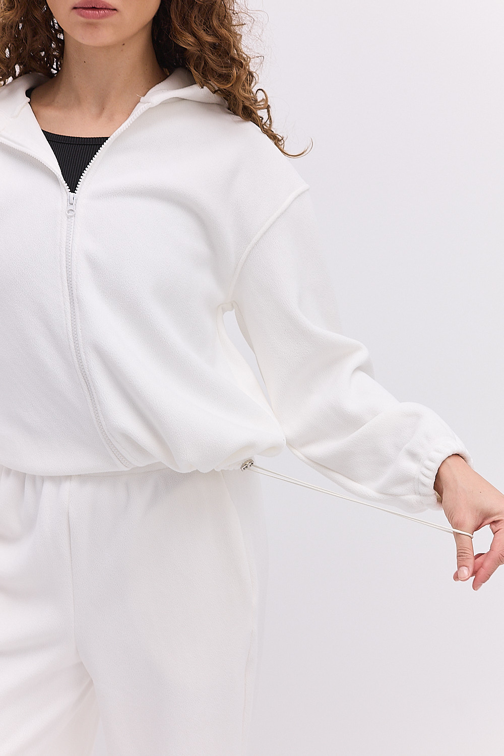 Жіночий спортивний костюм з флісу молочний з зіп-худі і прямими штанами