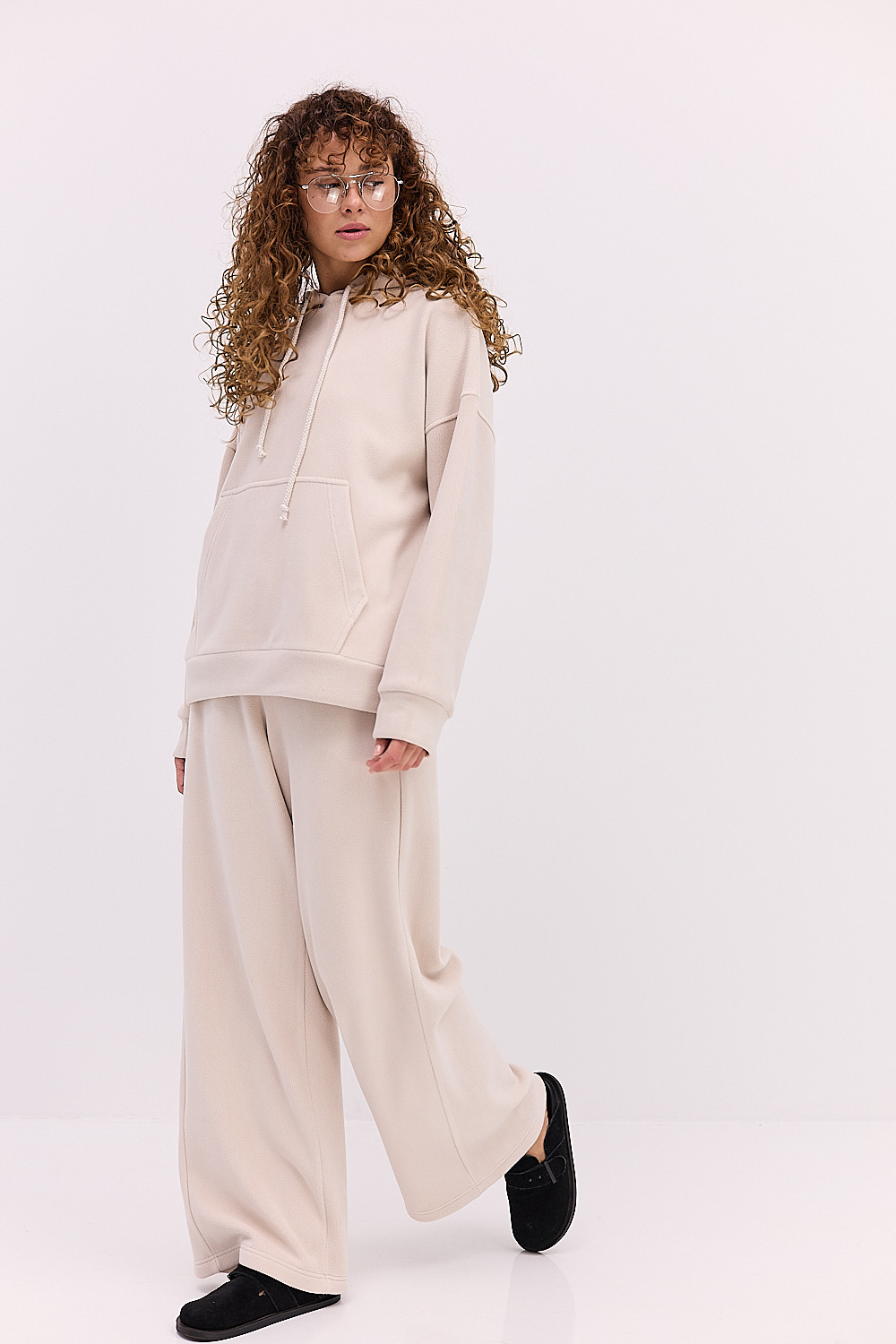 Жіночий флісовий костюм у спортивному стилі світло-бежевий